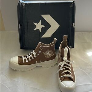 New size 11.5 Converse Chuck Taylor All Star Lugged Platform 2.0 High Sand Dune